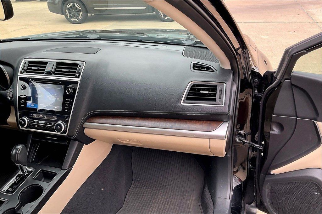 Used 2018 Subaru Outback 3.6R Limited AWD/4WD image 16