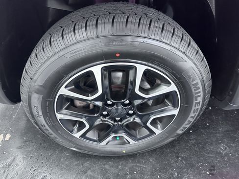 Used 2020 Jeep Compass Trailhawk AWD/4WD image 22