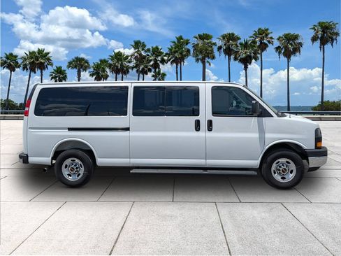 Used 2025 GMC Savana 3500 LT w/ LT Preferred Equipment Group RWD image 9