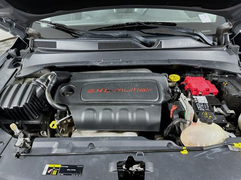 Used 2019 Jeep Compass Limited FWD image 31