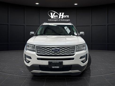 Used 2016 Ford Explorer Platinum AWD/4WD image 2