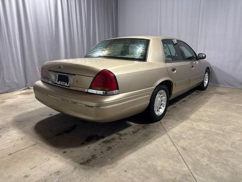 Used 2000 Ford Crown Victoria LX RWD image 16