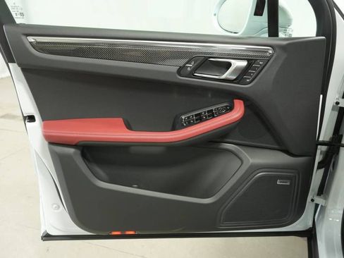 New 2026 Porsche Macan S image 25