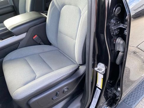 Used 2019 RAM 1500 Big Horn AWD/4WD image 17