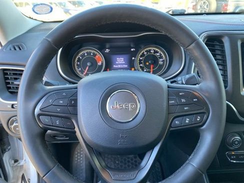 Used 2022 Jeep Cherokee Trailhawk w/ Technology Group B image 23