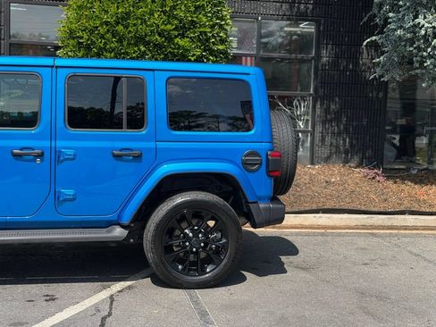Used 2024 Jeep Wrangler Unlimited Sahara AWD/4WD image 11