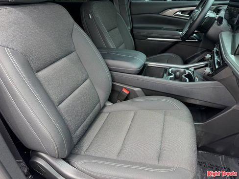 Used 2025 Chevrolet Traverse LT w/ Driver Confidence Package FWD image 12