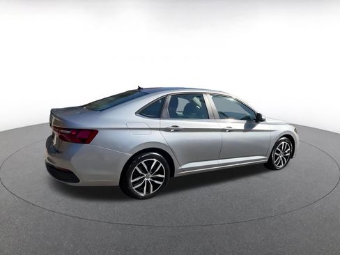 Used 2025 Volkswagen Jetta SE image 15