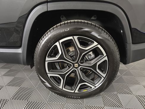 Used 2024 Rivian R1S Adventure AWD/4WD image 10