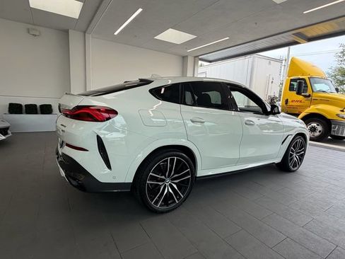 Used 2022 BMW X6 xDrive40i w/ M Sport Package AWD/4WD image 11