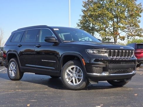 Used 2025 Jeep Grand Cherokee L Laredo w/ Luxury Tech Group I AWD/4WD image 2