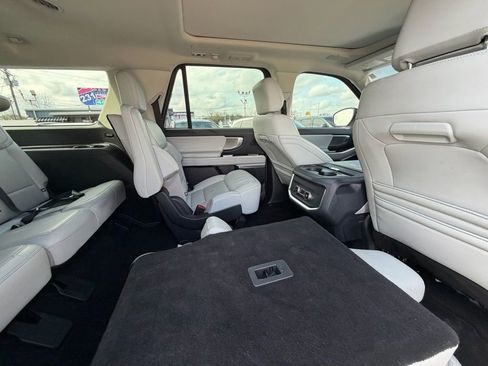 Used 2025 Ford Expedition Max Platinum w/ Driver's Package image 19