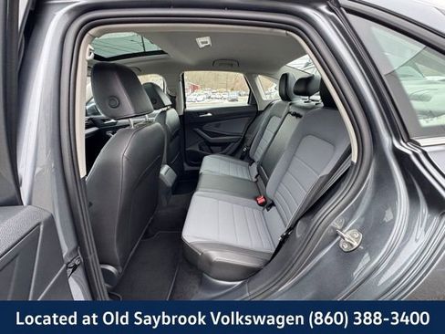 Certified 2025 Volkswagen Jetta SE image 9