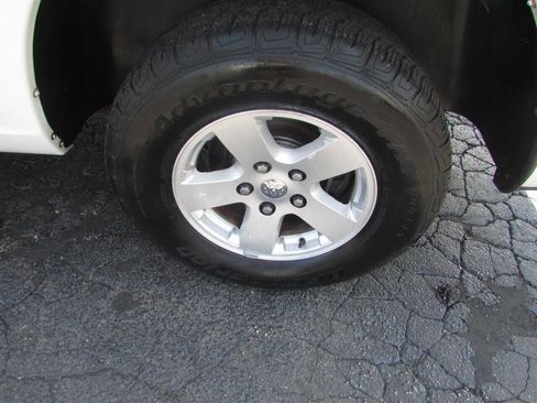 Used 2011 RAM 1500 Classic SLT RWD image 18
