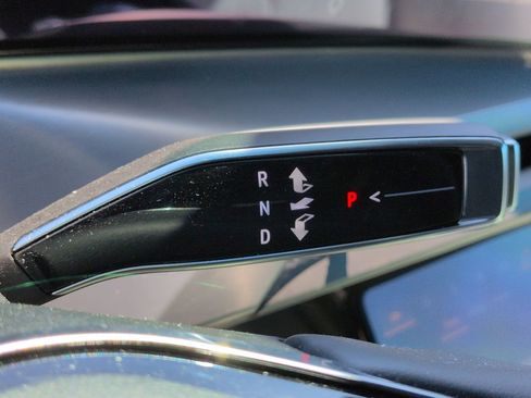 Used 2026 Cadillac Vistiq Sport w/ LPO, Floor Liner Package image 26