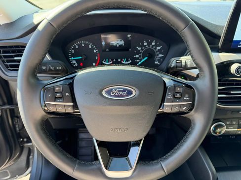 Used 2022 Ford Escape SE w/ SE Sport Appearance Package AWD/4WD image 14