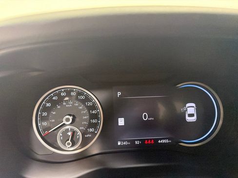 Used 2025 Genesis G70 2.5T RWD image 17