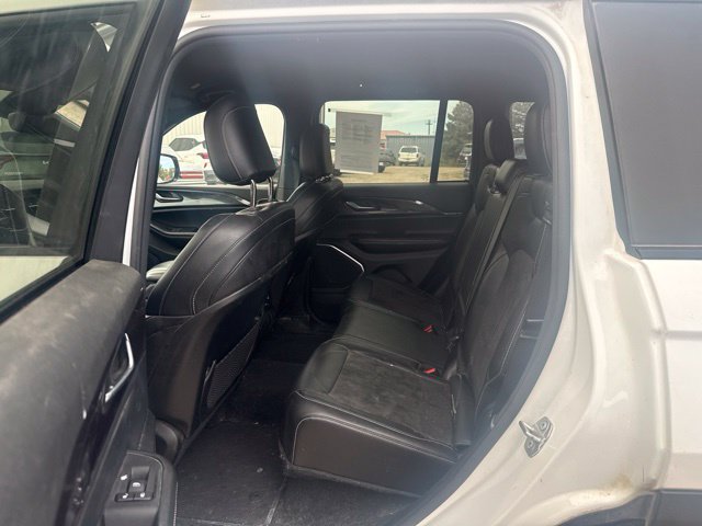 Used 2022 Jeep Grand Cherokee Altitude AWD/4WD image 4