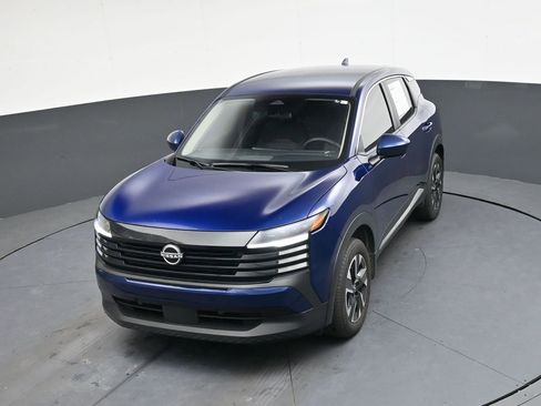 Certified 2025 Nissan Kicks SV image 33