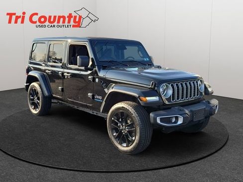 Used 2025 Jeep Wrangler Unlimited Sahara w/ Safety Group image 1