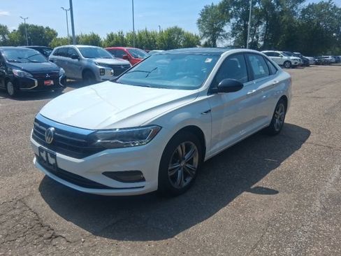 Used 2019 Volkswagen Jetta R-Line w/ R-Line Cold Weather Package FWD image 1