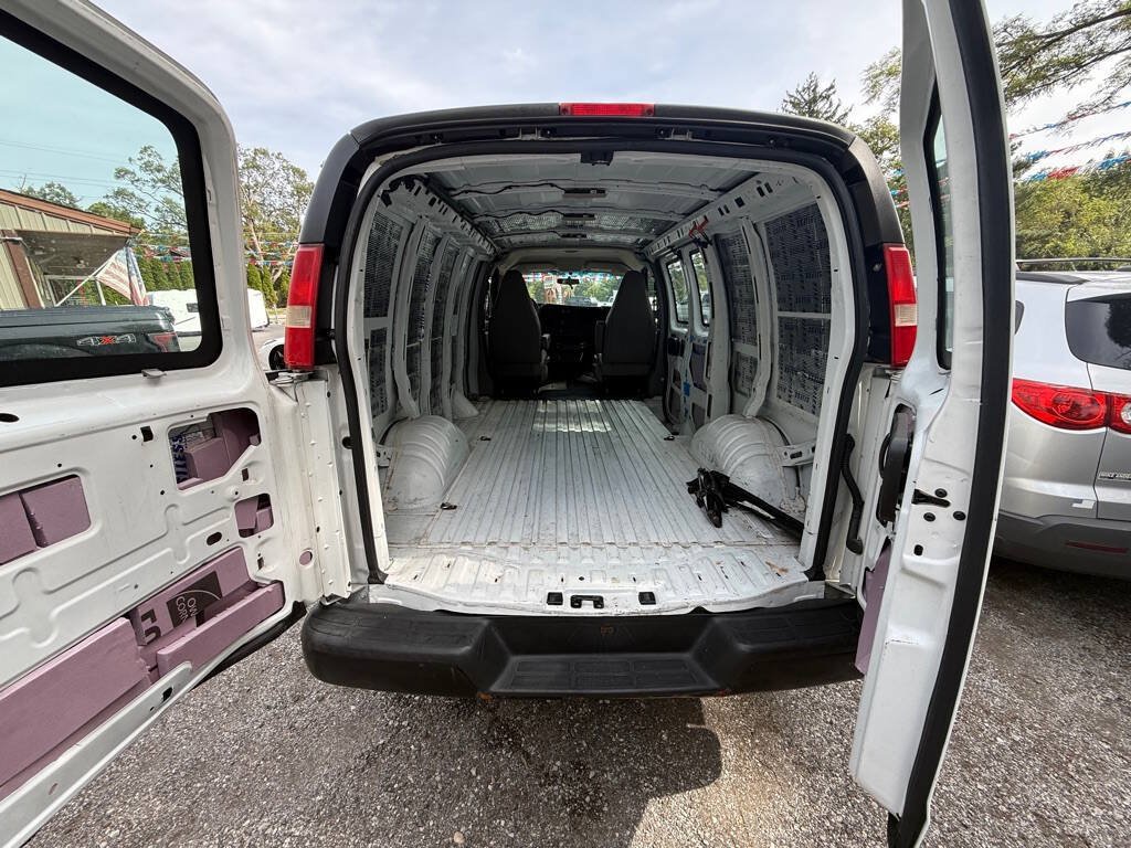 Used 2016 Chevrolet Express 2500 RWD image 8