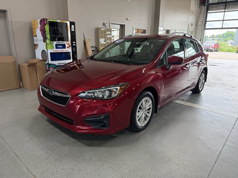 Used 2018 Subaru Impreza 2.0i Premium AWD/4WD image 2