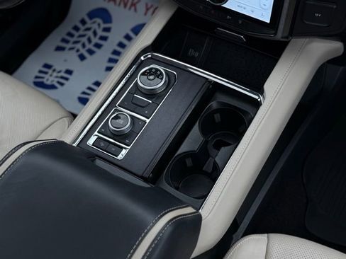 Certified 2022 Ford Expedition Platinum image 36