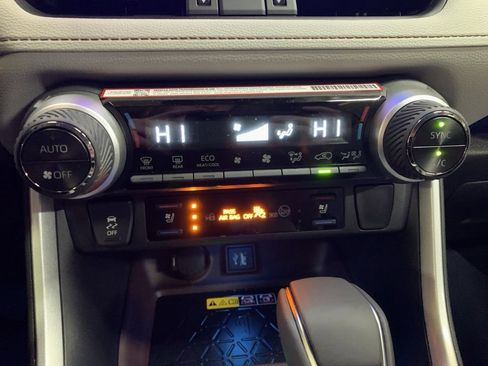 New 2025 Toyota RAV4 Limited image 21