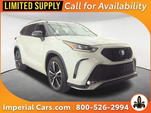 Used 2022 Toyota Highlander XSE AWD/4WD image 1