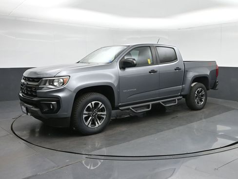 Used 2021 Chevrolet Colorado Z71 w/ Safety Package AWD/4WD image 3