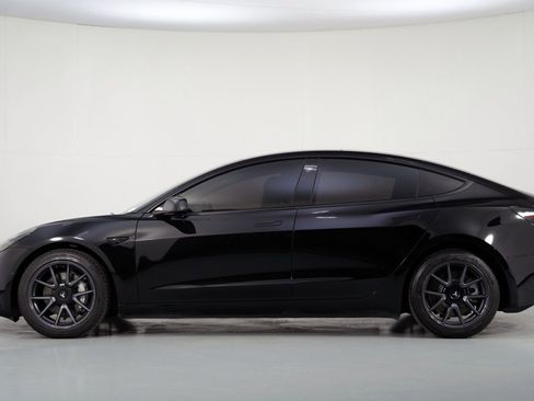 Used 2022 Tesla Model 3 image 9