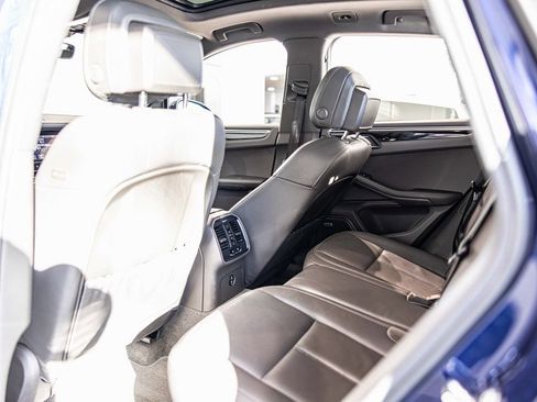 Used 2022 Porsche Macan S AWD/4WD image 33