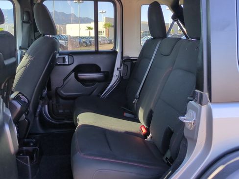 Used 2018 Jeep Wrangler Unlimited Rubicon AWD/4WD image 26