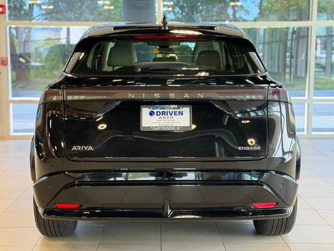 Used 2023 Nissan Ariya FWD image 10