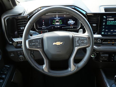 Certified 2024 Chevrolet Silverado 1500 High Country w/ Technology Package image 12