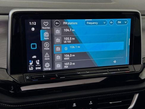 Used 2025 Volkswagen Atlas Cross Sport SE FWD image 16