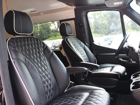 Used 2021 Mercedes-Benz Sprinter 3500 image 89