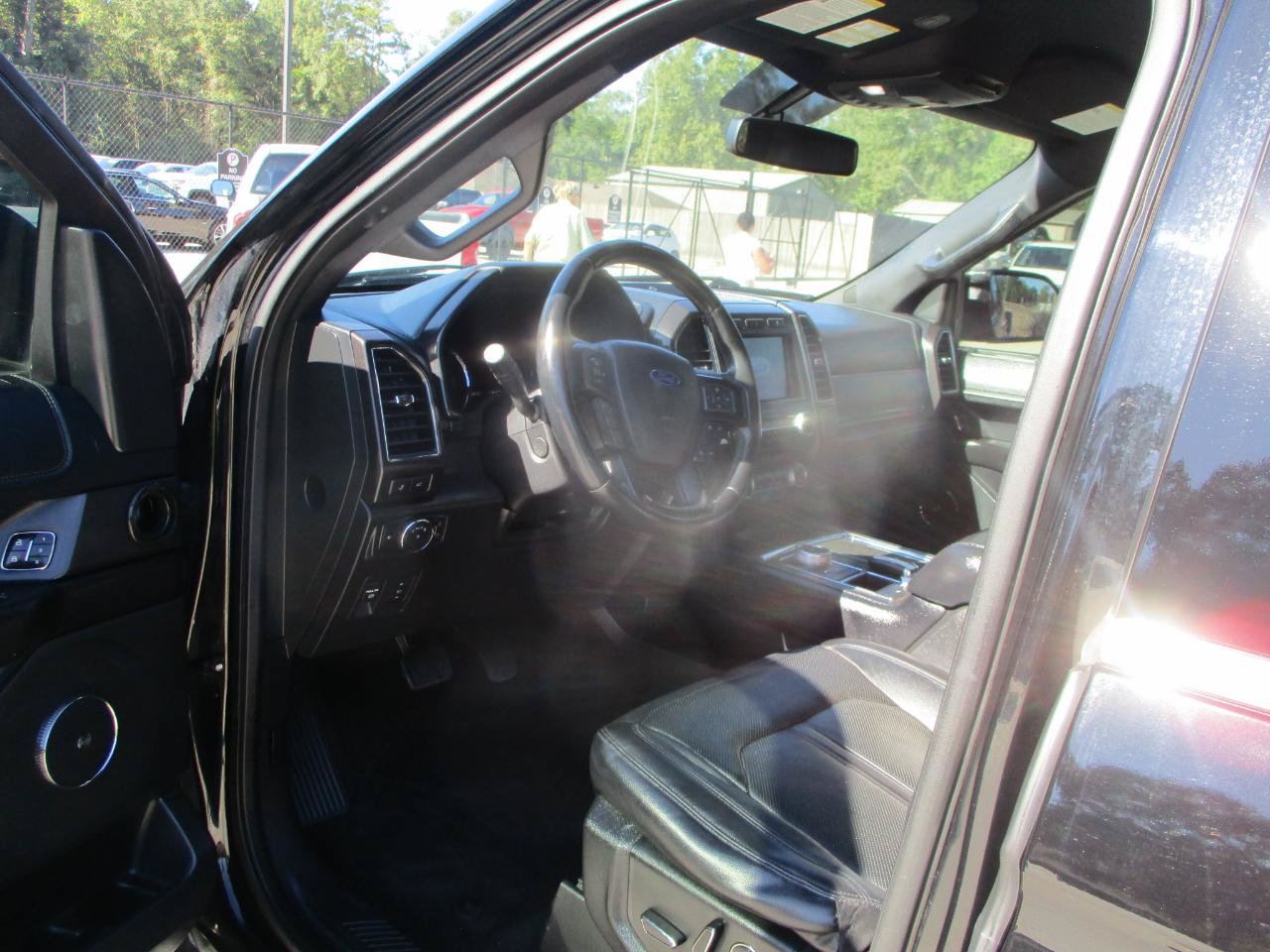 Used 2018 Ford Expedition Limited RWD image 15