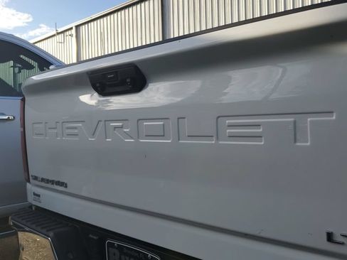 Used 2025 Chevrolet Silverado 2500 LTZ w/ LTZ Convenience Package AWD/4WD image 6