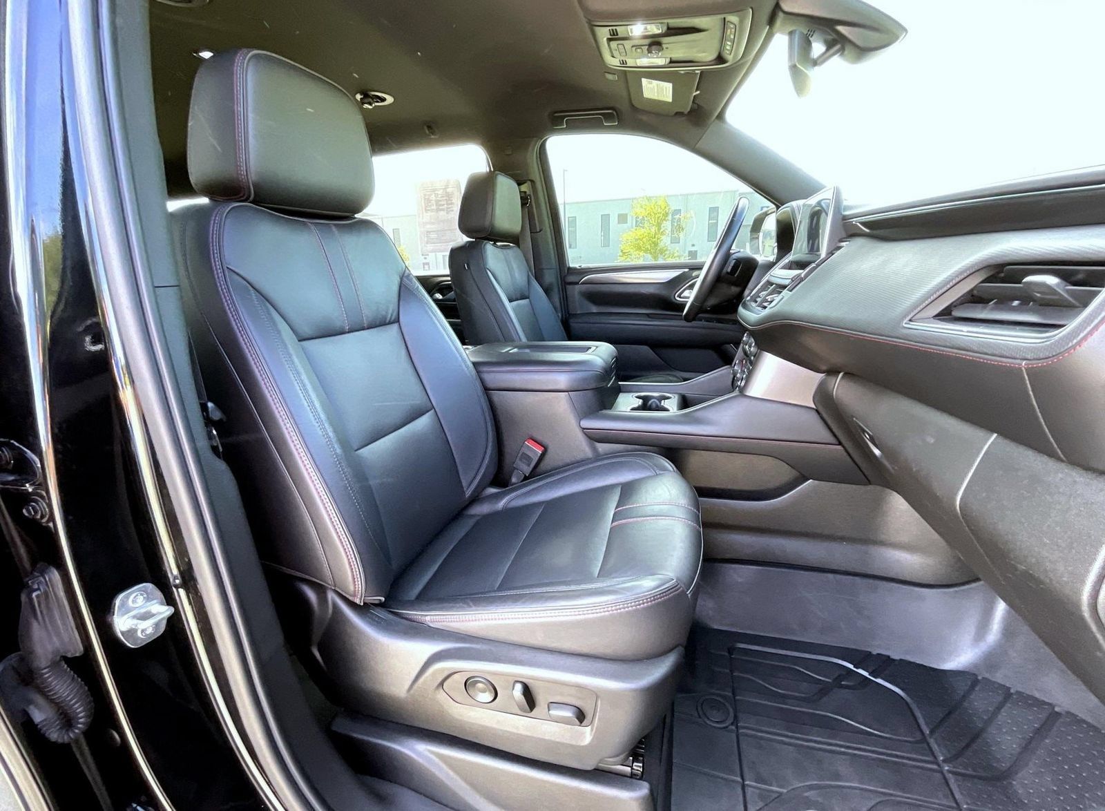 Used 2021 Chevrolet Suburban RST AWD/4WD image 16
