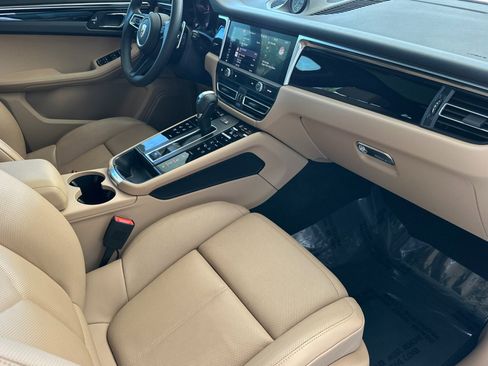 Used 2023 Porsche Macan AWD image 16