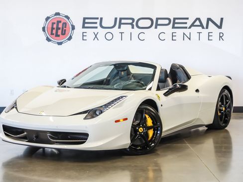 Used 2013 Ferrari 458 Spider RWD image 4