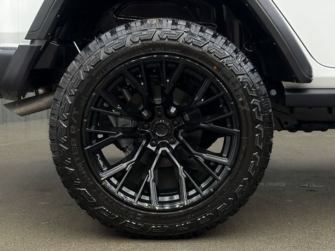 Used 2026 Jeep Wrangler Unlimited Sport AWD/4WD image 11