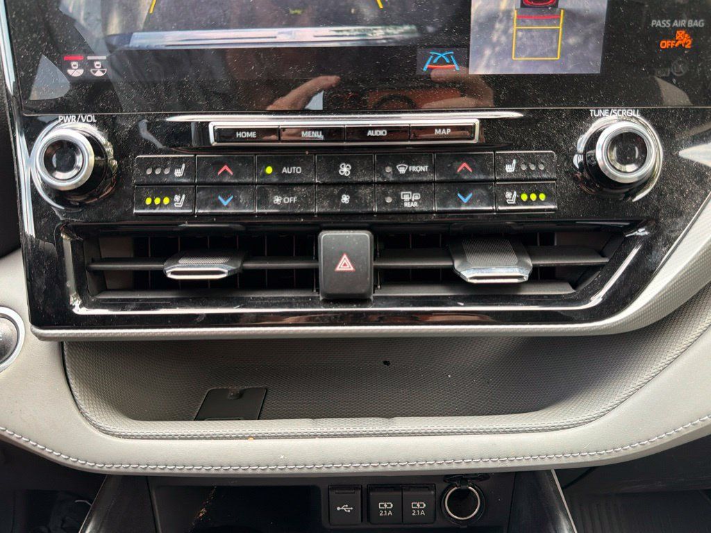 Used 2021 Toyota Highlander Platinum AWD/4WD image 35