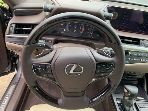 Used 2021 Lexus ES 350 Ultra Luxury w/ Accessory Package 2 FWD image 18