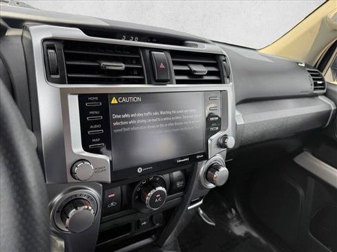 Certified 2020 Toyota 4Runner SR5 AWD/4WD image 14