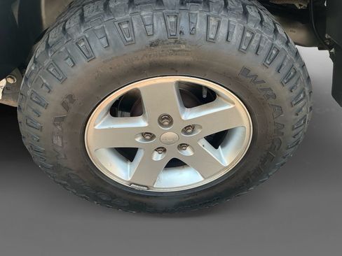 Used 2014 Jeep Wrangler Sport w/ Quick Order Package 24S AWD/4WD image 14