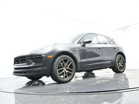 Certified 2023 Porsche Macan AWD/4WD image 42