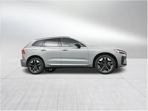 New 2026 Volvo XC60 B5 Plus AWD/4WD image 26